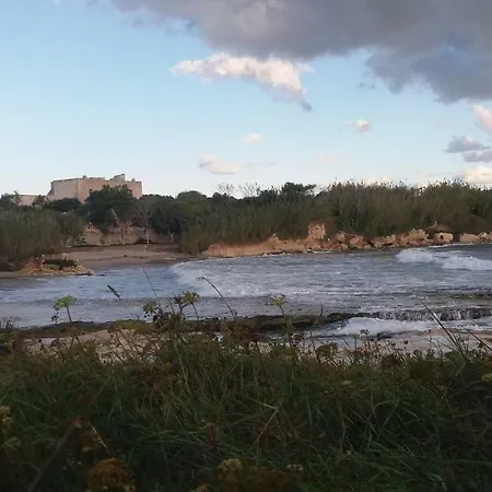 Alojamento de Acomodação e Pequeno-almoço Lilium Otranto